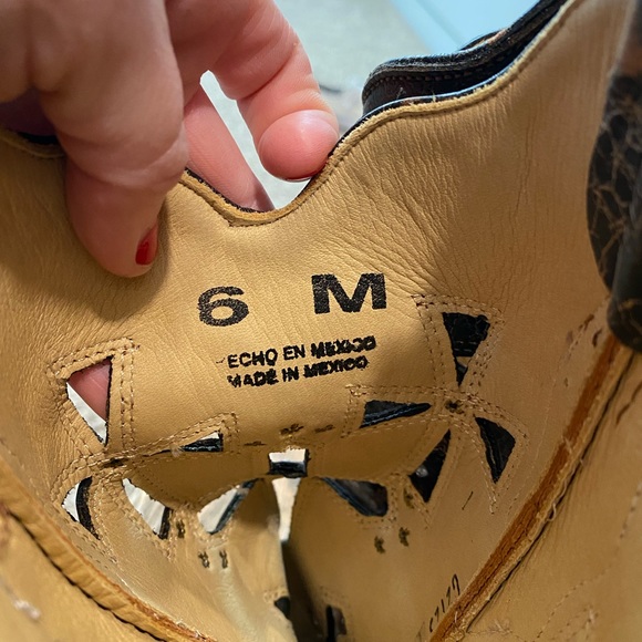 Corral womens boots. Bought at Buckle. Genuine leather. - Picture 4 of 5